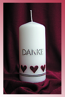 Dankekerze mit Herzen als Band und Text