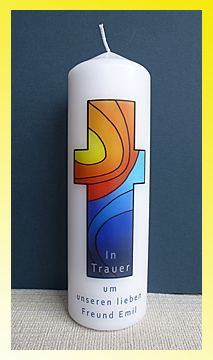 Trauerkerze mit Farben von Licht und Himmel Trauerkerze mit Farben von Licht und Himmel