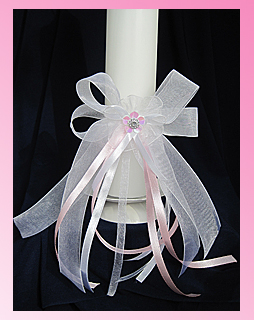 Taufkerzenschmuck mit Blüte, rosa Bänder